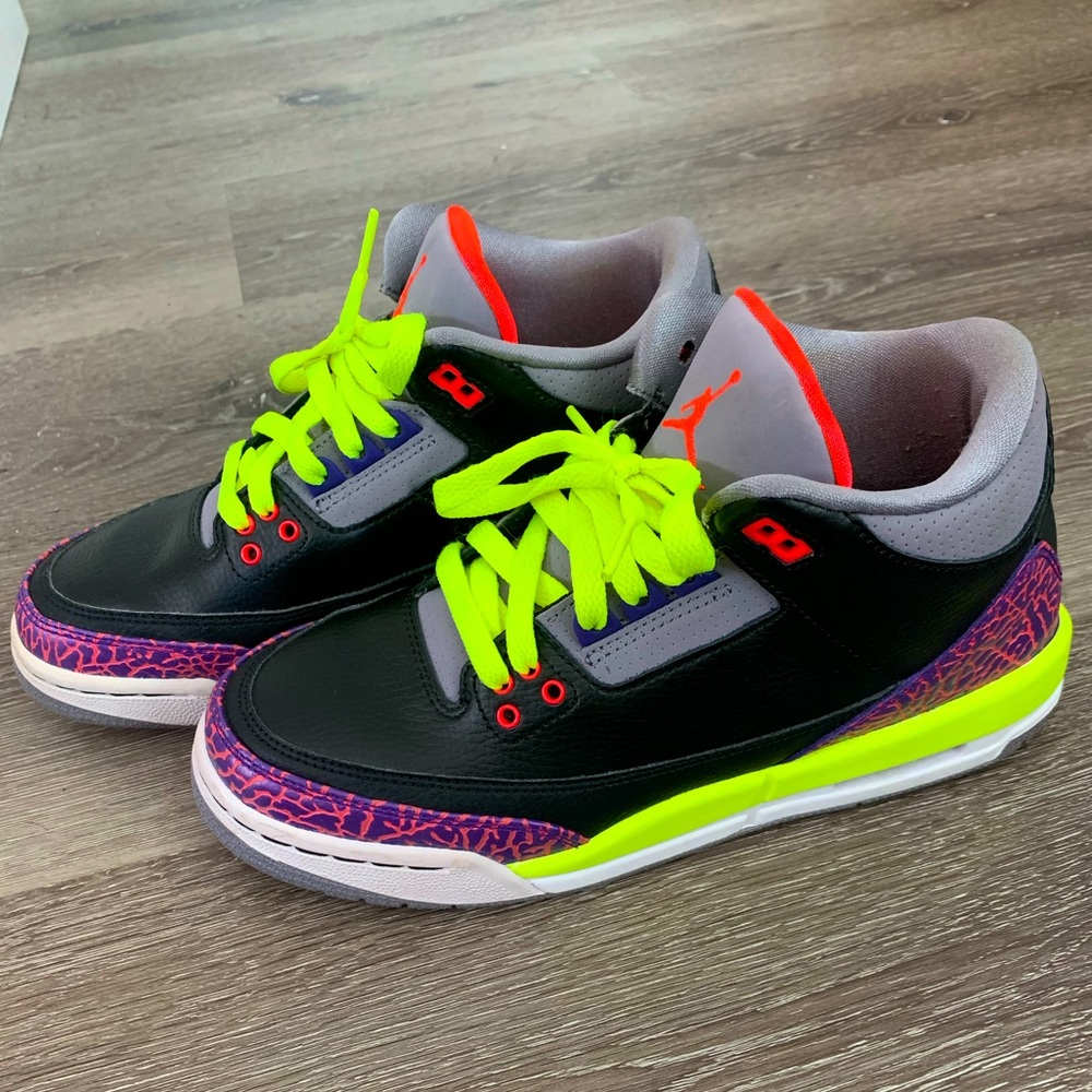 Jordan 3 Retro Black Atomic Red Volt